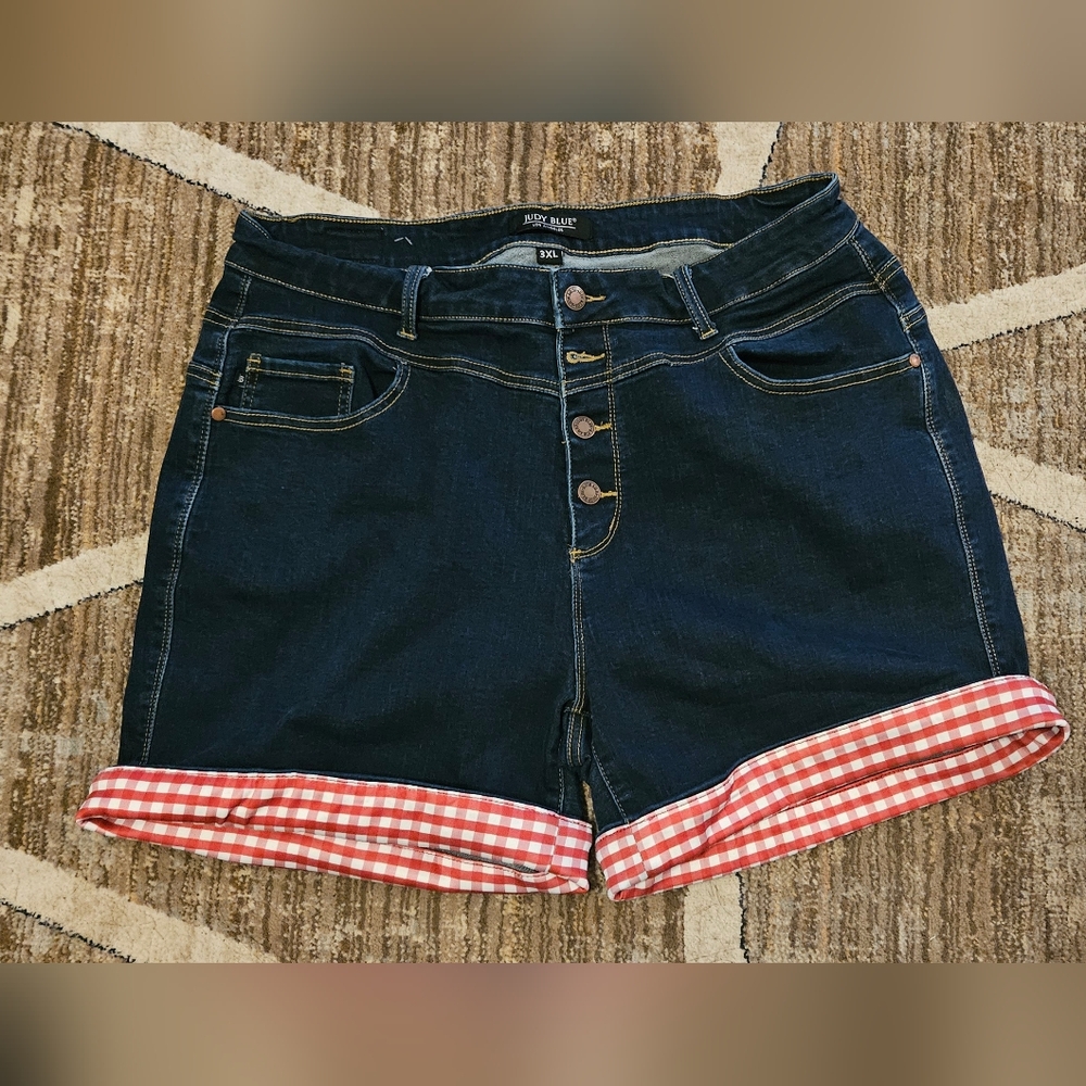 Judy blue shorts
